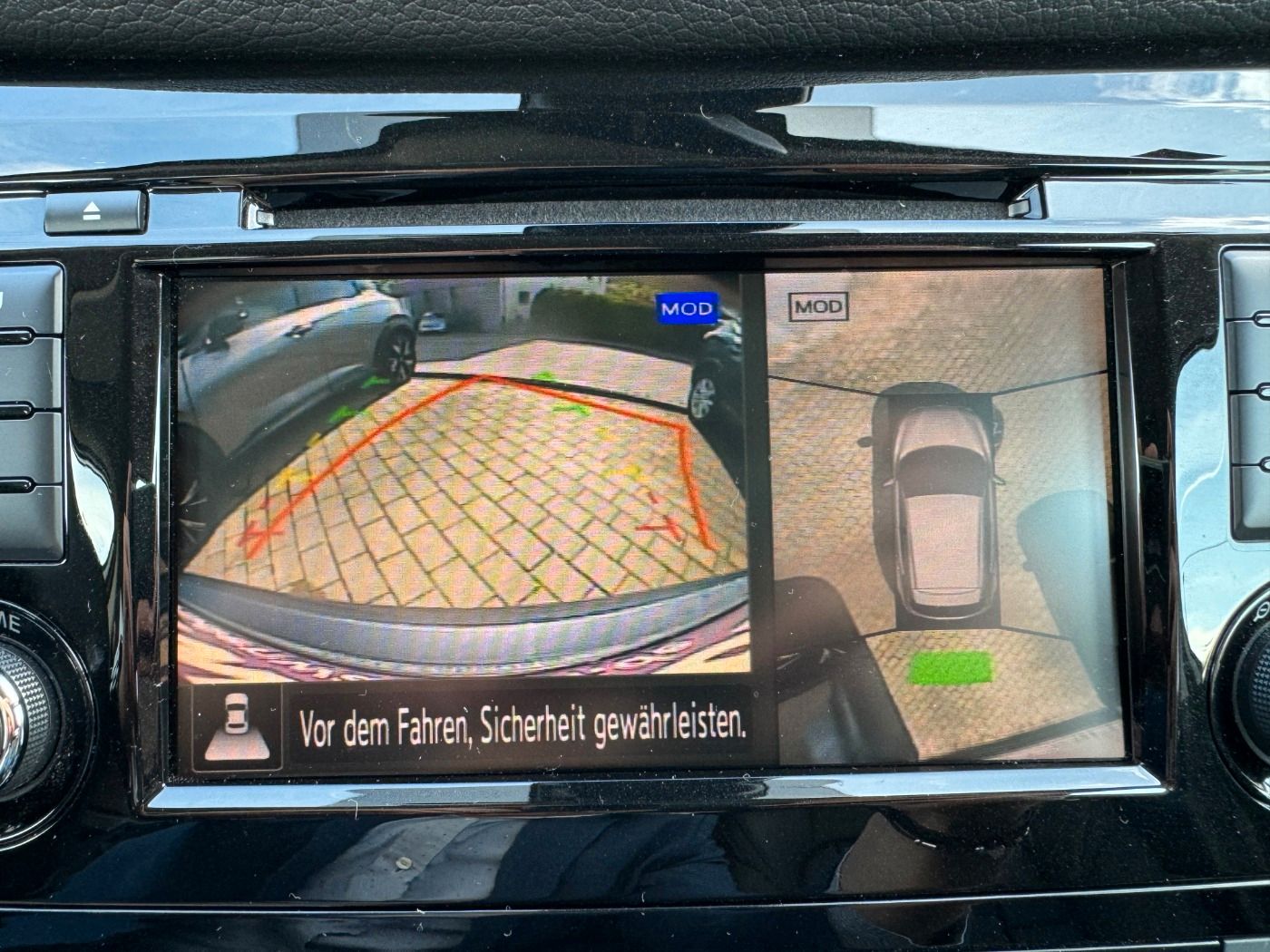 Fahrzeugabbildung Nissan Qashqai 1.3DIG-T Akari Autom. DCT Pano Voll-Lede