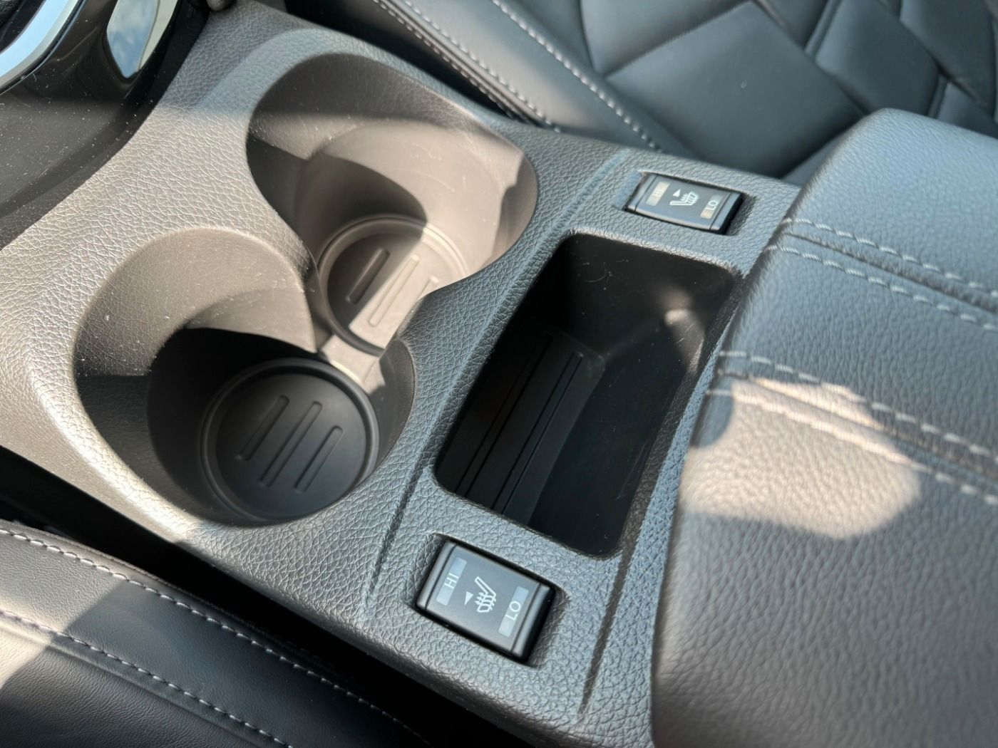 Fahrzeugabbildung Nissan Qashqai 1.3DIG-T Akari Autom. DCT Pano Voll-Lede