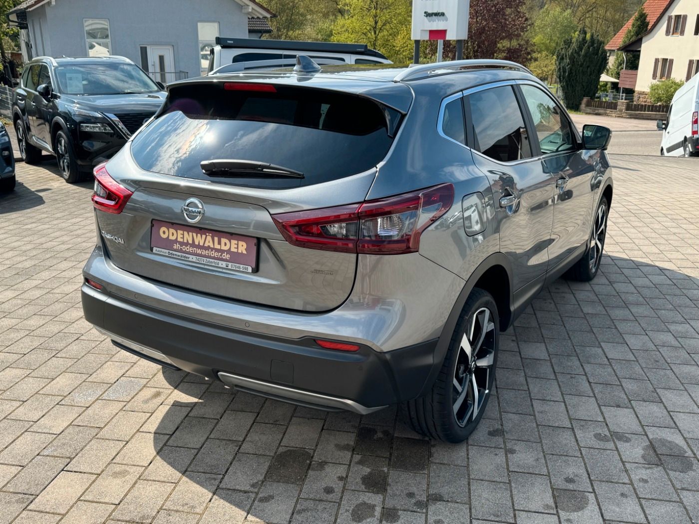 Fahrzeugabbildung Nissan Qashqai 1.3DIG-T Akari Autom. DCT Pano Voll-Lede