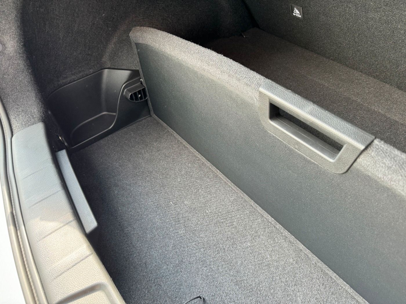 Fahrzeugabbildung Nissan Qashqai 1.3DIG-T Akari Autom. DCT Pano Voll-Lede