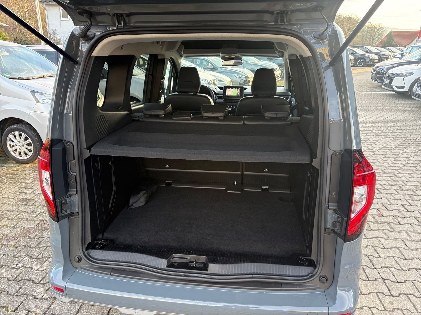 Fahrzeugabbildung Nissan Townstar Kombi Tekna 130PS L1